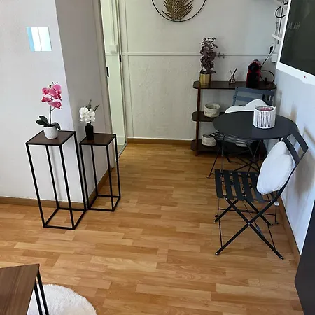 Apartment Pause Detente A *